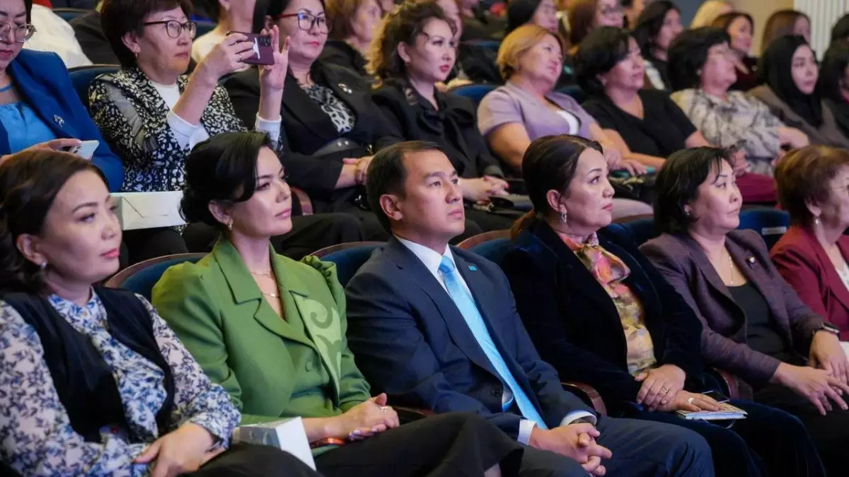 Женщина и современное общество: в области Абай обсудили роль женщин в решении ключевых задач