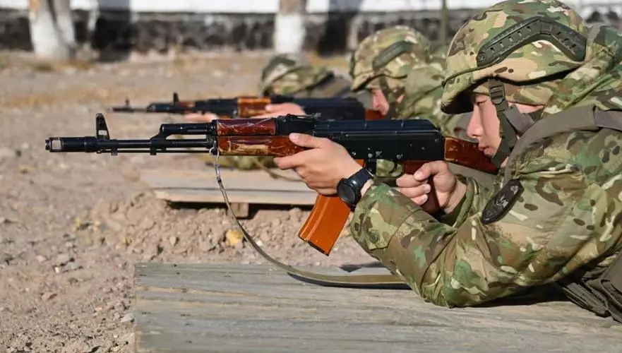 Армия Казахстана готовится перейти в высшую степень боевой готовности