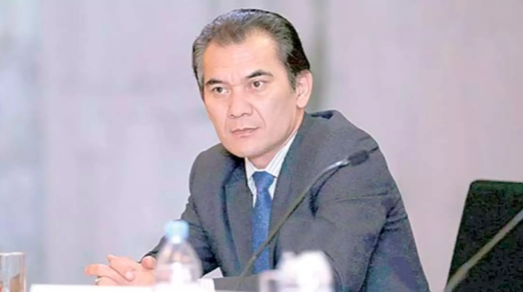 "Қазір әйел жынданып жатқан соң әлем жынданып жатыр". Ақын Бақыт Беделхан "қайтадан" сұхбат берді (ВИДЕО)