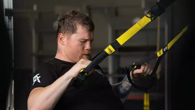 Канело раскрыл сроки реванша с тем, кому "не должен был проигрывать"