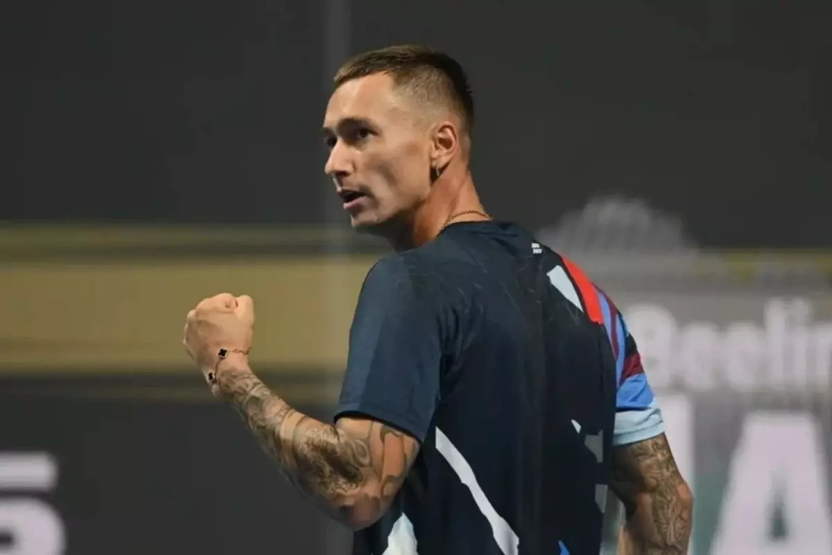 Казахстанский теннисист одержал победу на турнире в Исламабаде: Видео