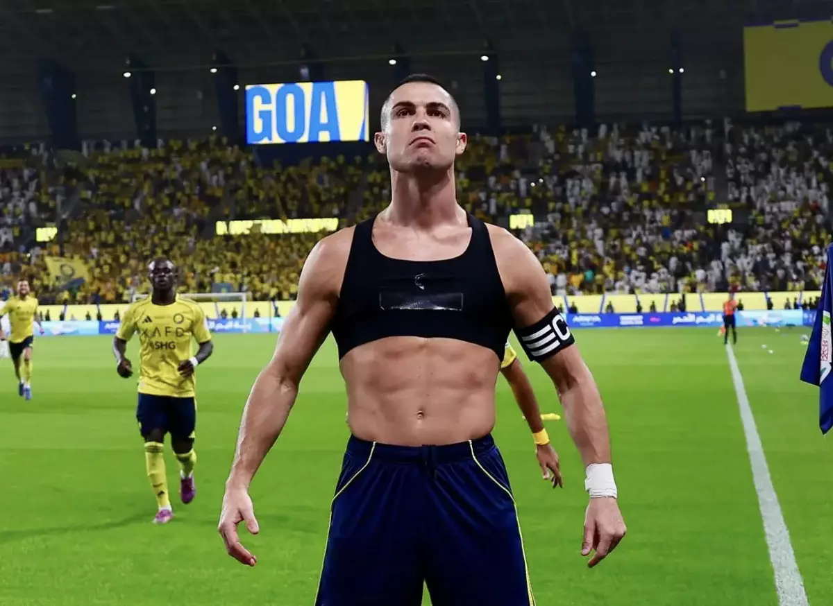 Футбол тарихындағы ең үздік футболшының кім екені белгілі болды