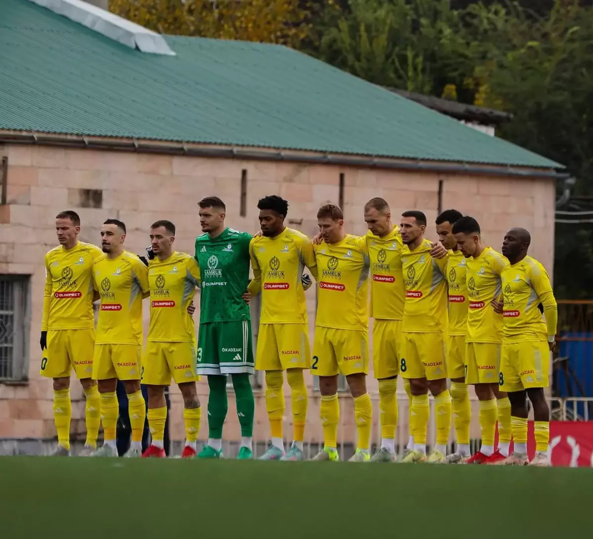 “Астана” төбесіне қара бұлт төнді