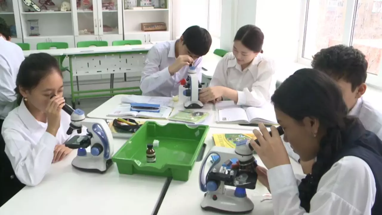 Қарағанды облысында мектептерге заманауи жабдықтар алынды