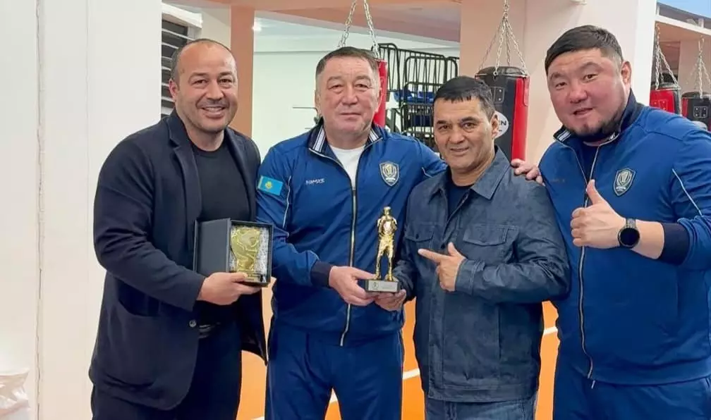 Қазақстан Өзбекстанға бата берді: Тулкин Киличевтың үйіндегі құпия кездесу (ВИДЕО)