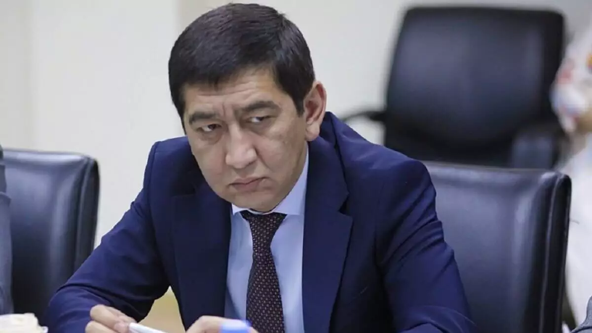 «Медицина түзелмейді, бірақ сізден ақша сұрай береді». Депутат Ринат Зайыт МӘМС жүйесін сынға алды