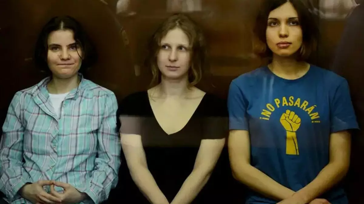 Генпрокуратура РФ требует признать Pussy Riot экстремистской организацией