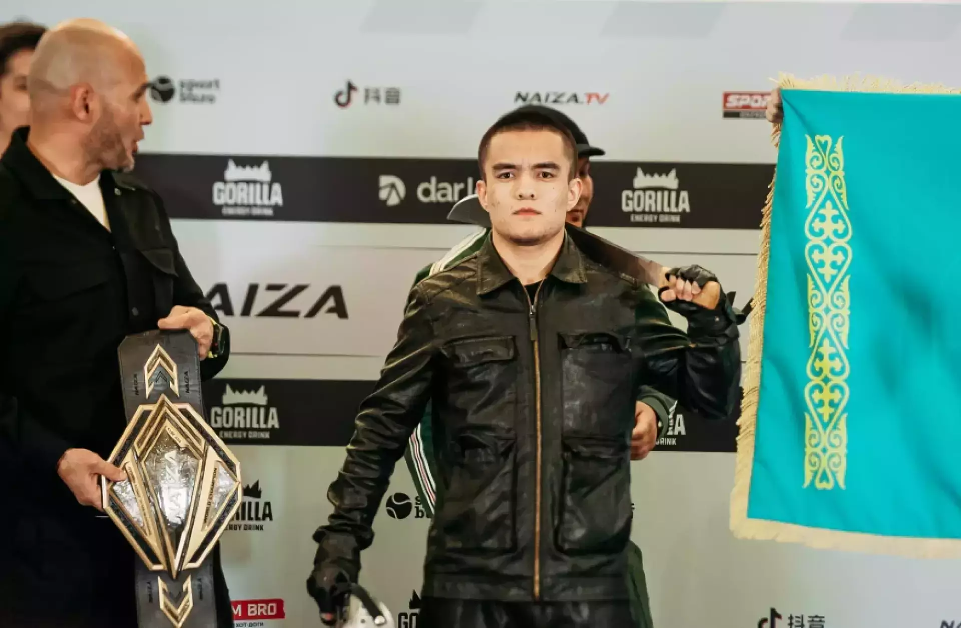 Казахстанец оформил титул эффектным финишем на Naiza 78