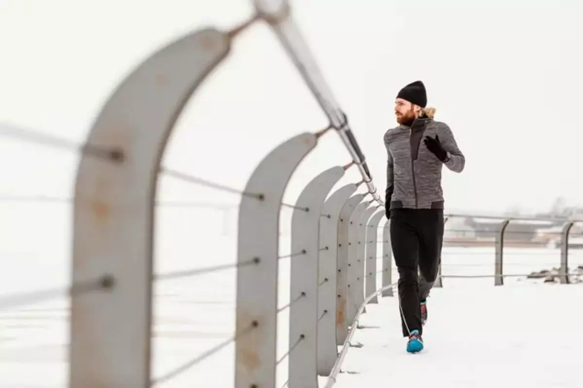 Бег зимой: как тренироваться на улице и не заболеть