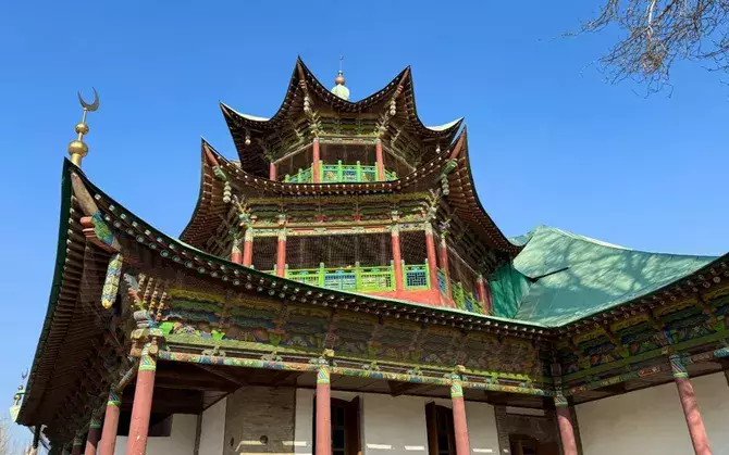 Откройте для себя самое впечатляющее архитектурное чудо Казахстана.