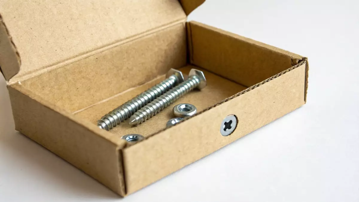 «Оперативка» исчезла по пути: мужчина заказал дорогие комплектующие и получил пустую коробку