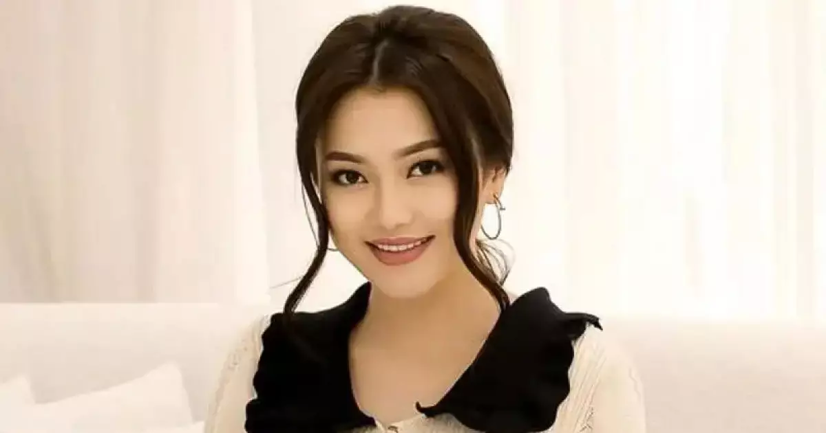   «Лайк басып, құттықтағандарға 100 мың теңге беремін!»: Ерке Есмахан бүгін туған күнін ерекше тойлап жатыр   