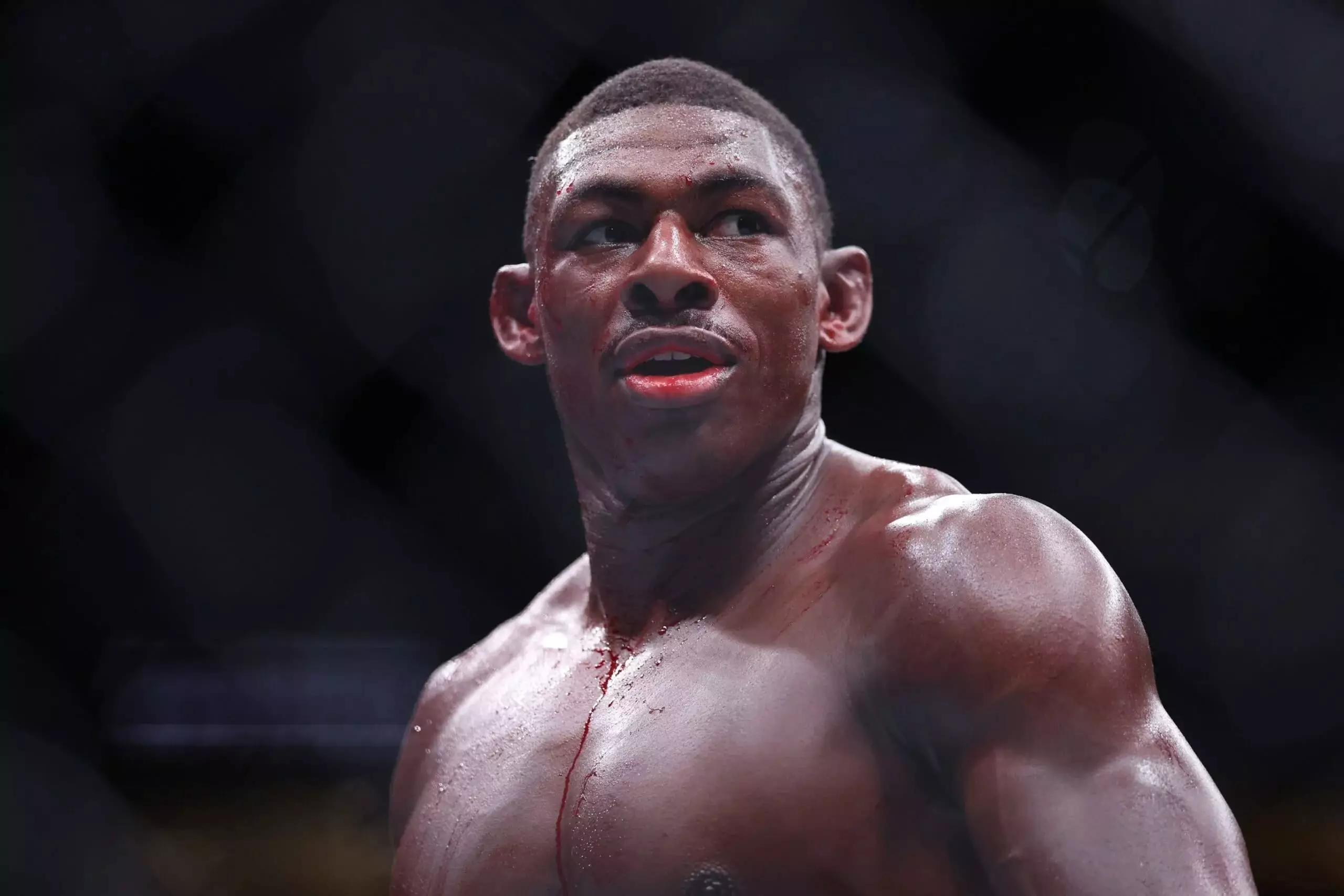 Шавкат Рахмоновты нокаутқа түсіремін деген UFC файтері ойсырай жеңілді