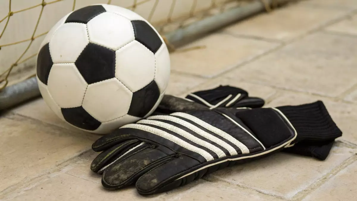 «Интер» показал сейвы Темирлана Анарбекова