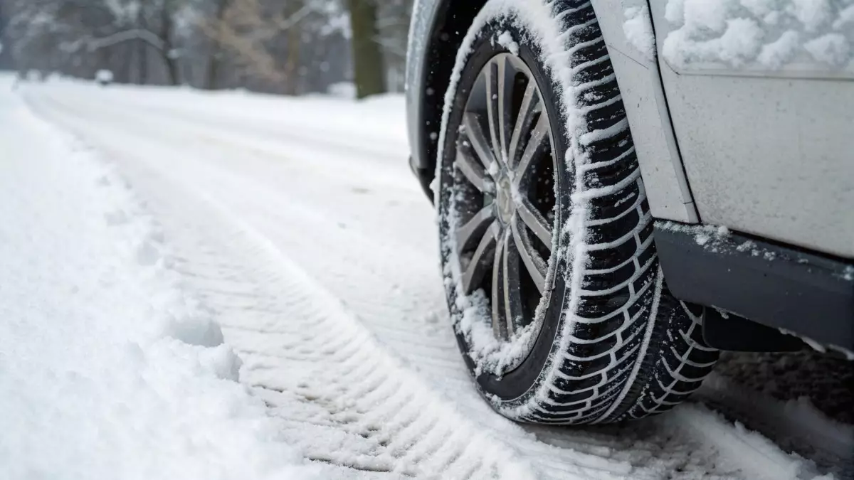 С 1 декабря – штрафы за летнюю резину: казахстанских водителей предупредили заранее