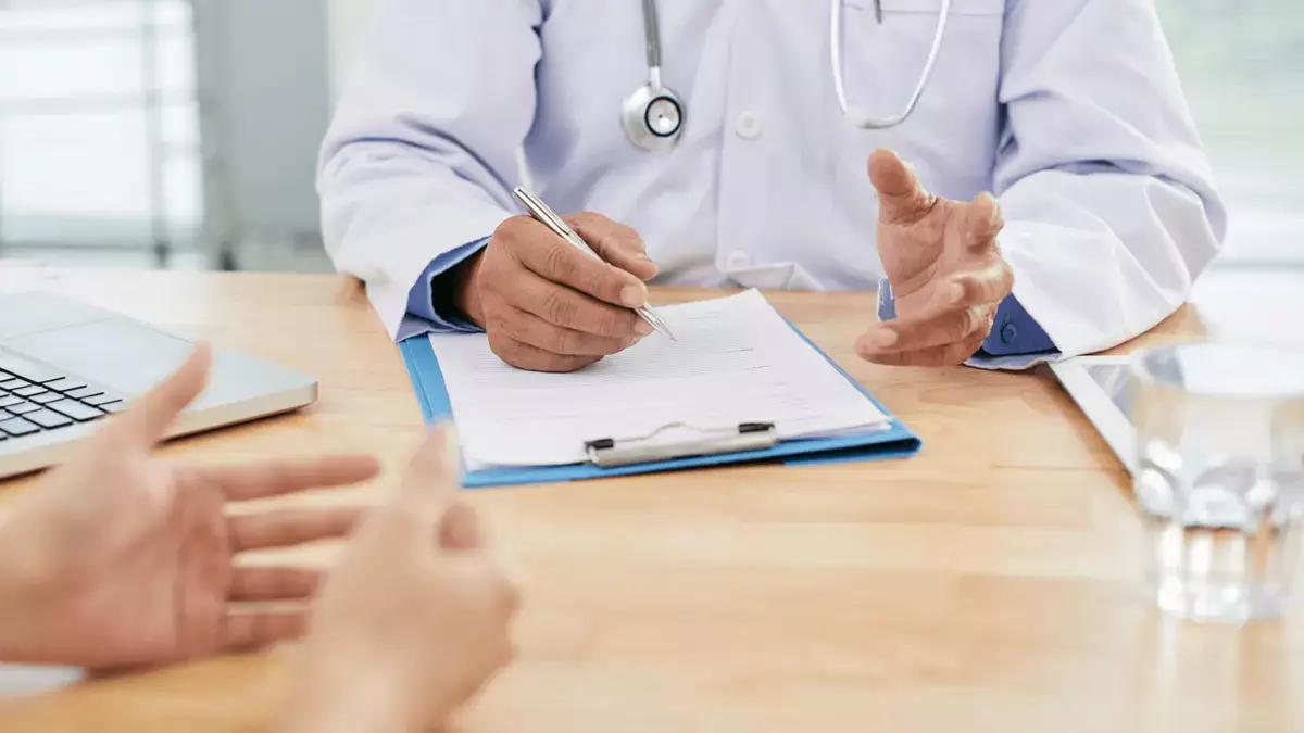 Казахстанцы смогут лечиться в частных клиниках за счёт государства - новости на Lada.kz 30.11.2025