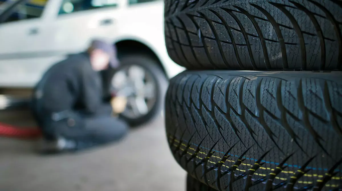 В Казахстане с 1 декабря вводят штрафы за летнюю резину
