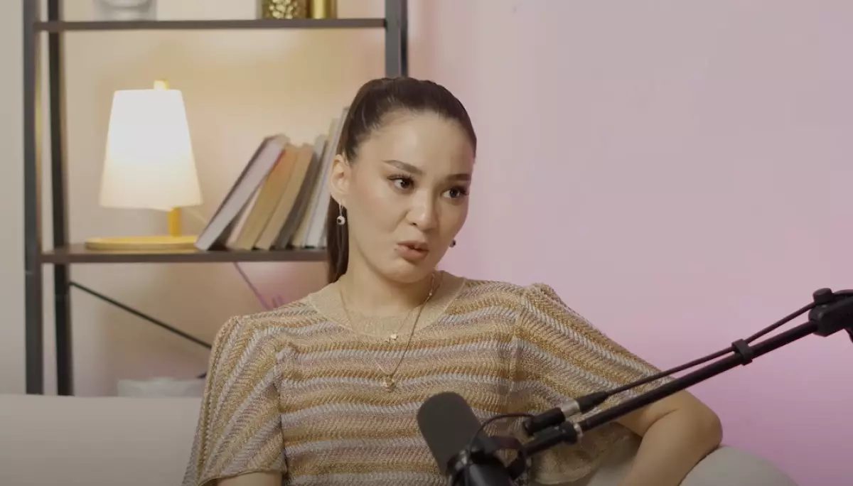 «Ең жақын адамым қас жауым болып шықты»: Индира Елемес тағы да желіні шулатты (ВИДЕО)