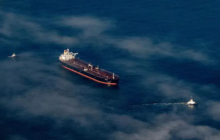 Удары по танкерам теневого флота РФ вызвали недовольство в МИД Турции и Казахстана.