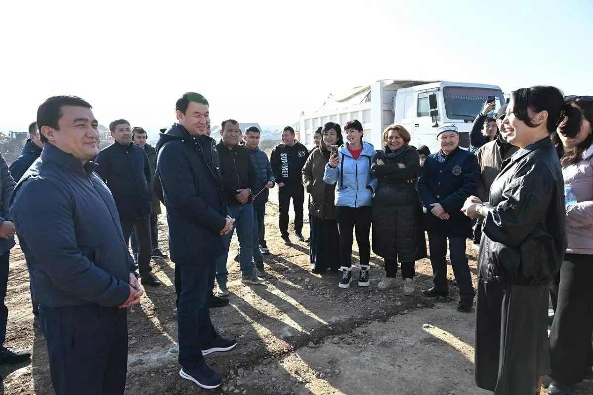 Аким Алматы встретился с жителями микрорайона «Рахат-Мадениет»