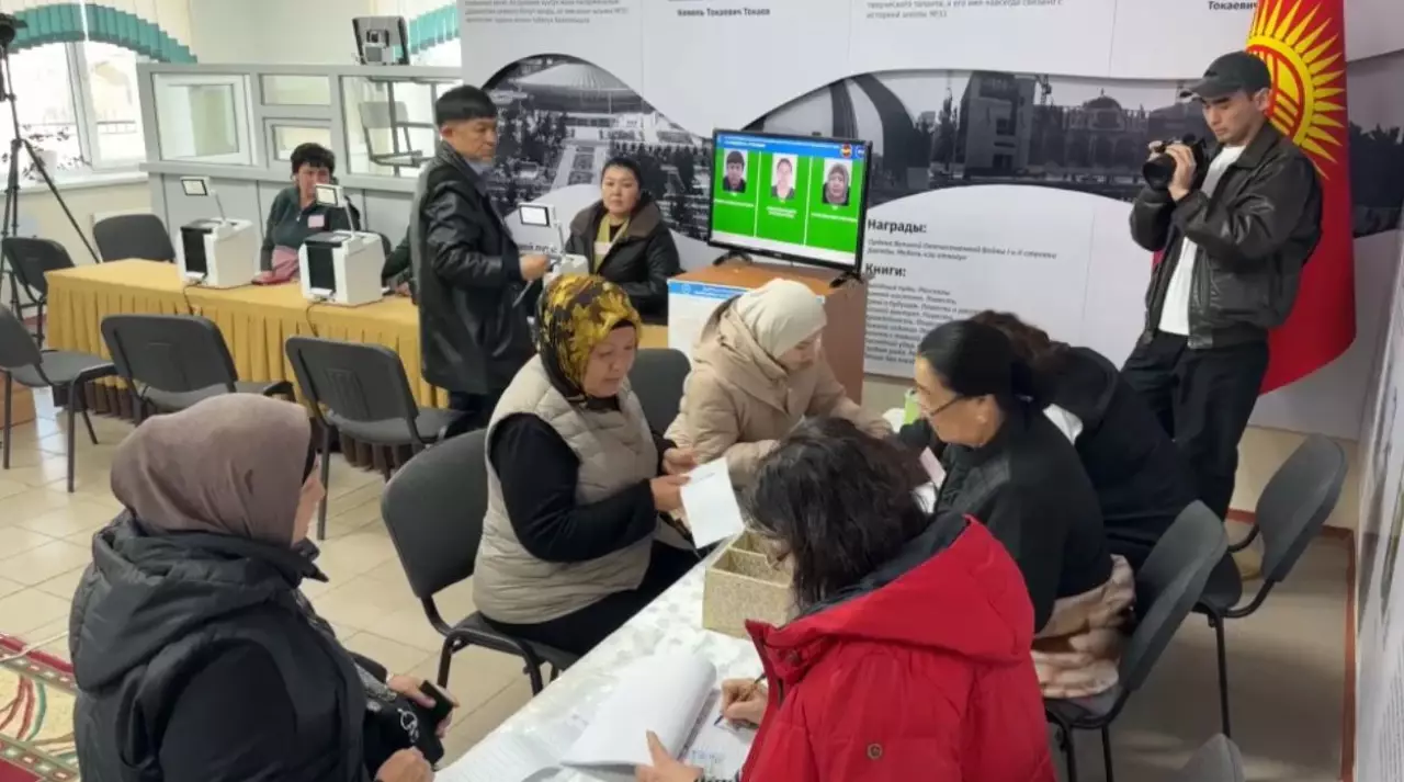 Қырғызстанда әр төртінші азамат Жогорку Кенештің кезектен тыс сайлауында дауыс берді