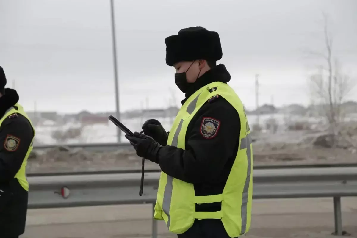 В Казахстане с 1 декабря начнут штрафовать за езду на летней резине