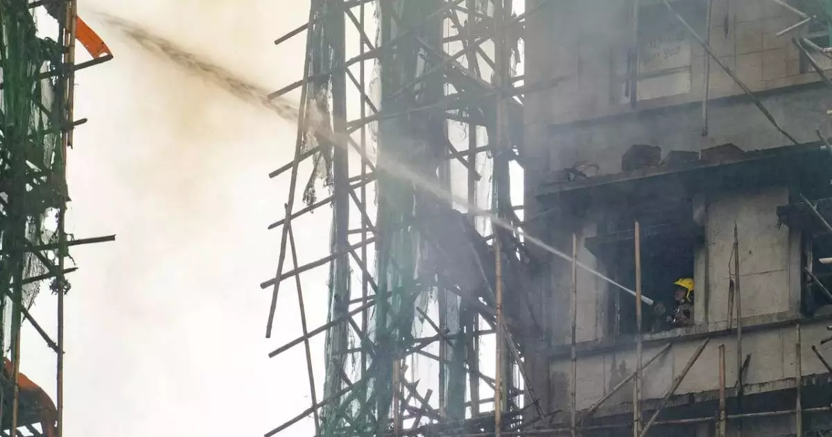  Гонконгтағы тұрғын үй кешенінде болған өрттен қаза тапқандар саны 146 адамға жетті 