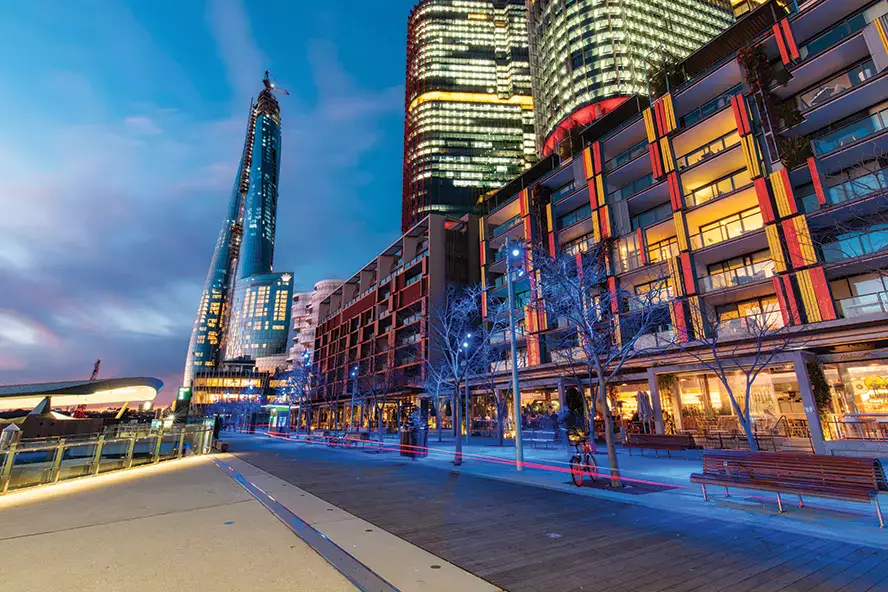 Супружеская пара из Казахстана арестована за мошенничество в казино Сиднея с помощью телефона и наушников.