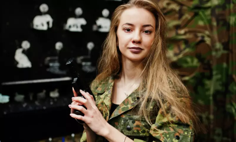 В Швейцарии предлагают обязать женщин проходить службу