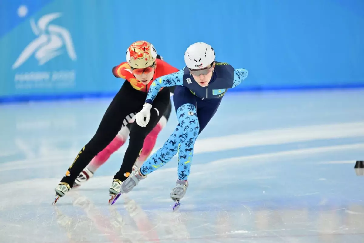 Две казахстанки вышли в малый финал на этапе Мирового тура по шорт-треку