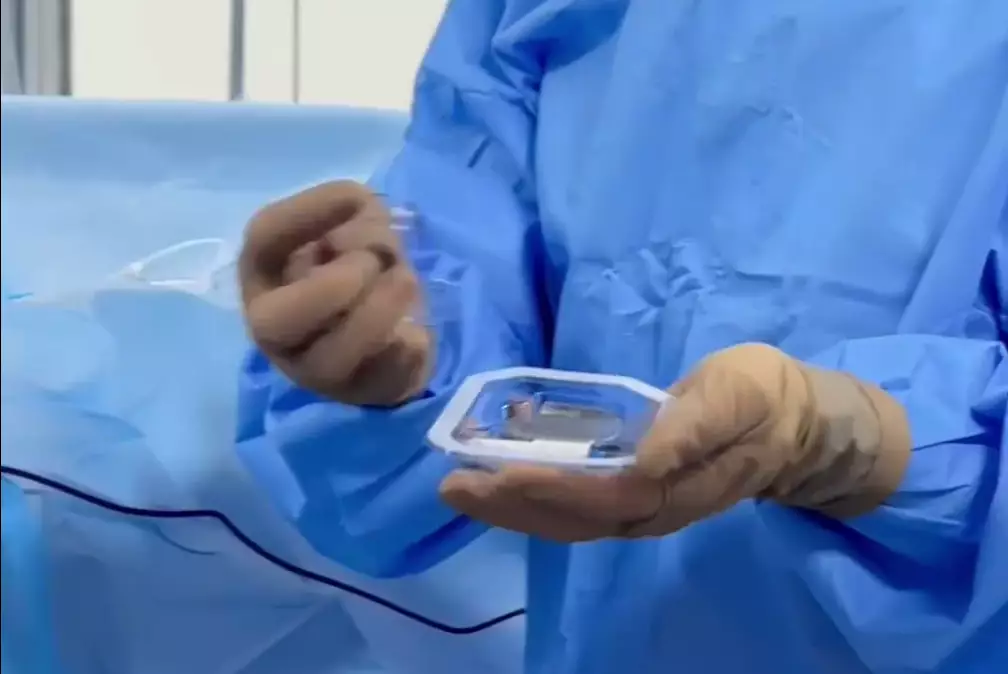 В Алматы впервые имплантировали "умные" сердечные стимуляторы