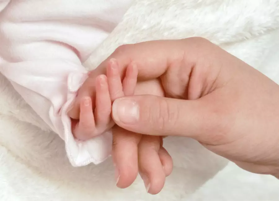 Алматы әуежайында Қазақстаннан бала әкетпек болған Қытай азаматтары ұсталды