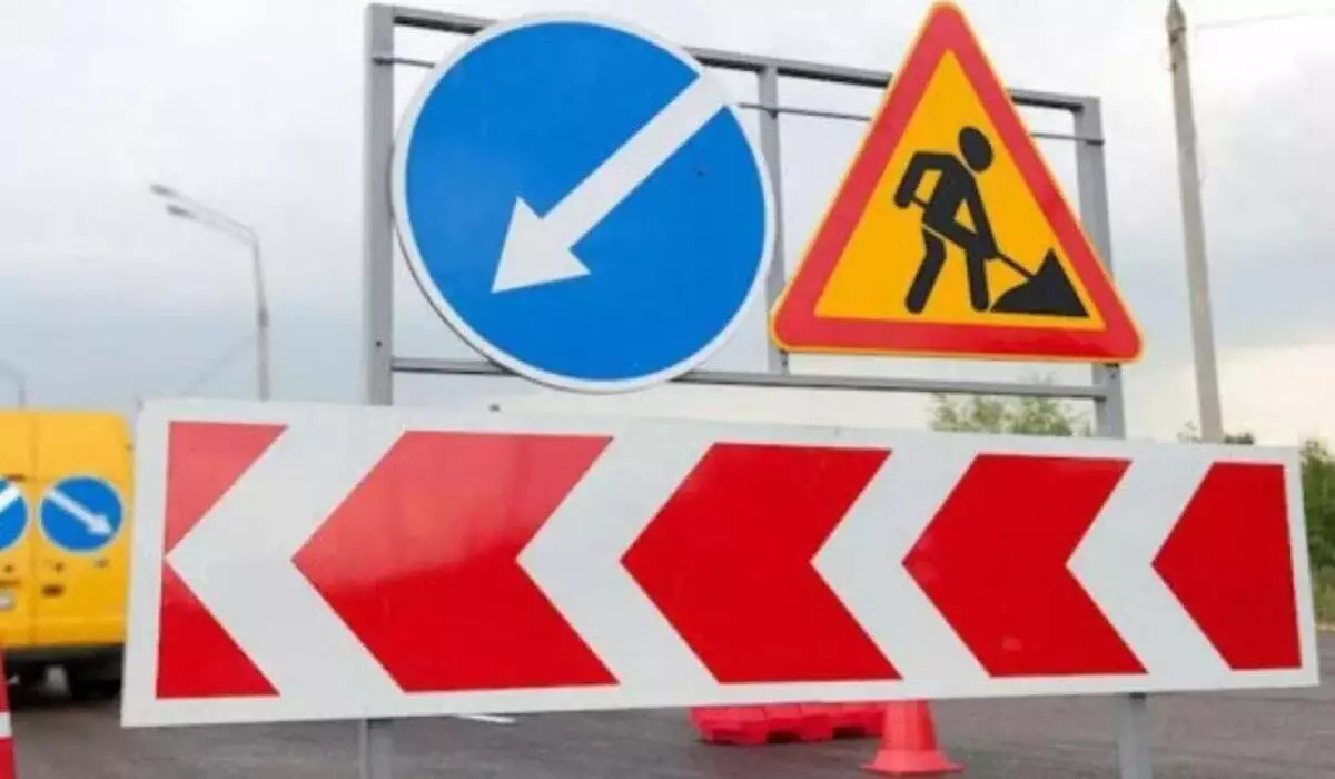 Движение транспорта ограничили на трассе в Жамбылской области