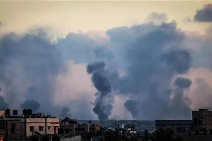 Израильская армия продолжает ночные атаки в Газе