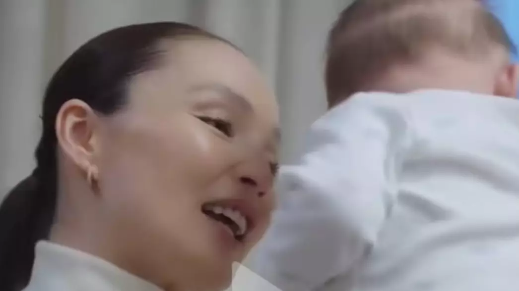 "Тұрсынбекке ұқсайды": Жұлдыз Әбдікәрімова бесінші сәбиін елге көрсетті