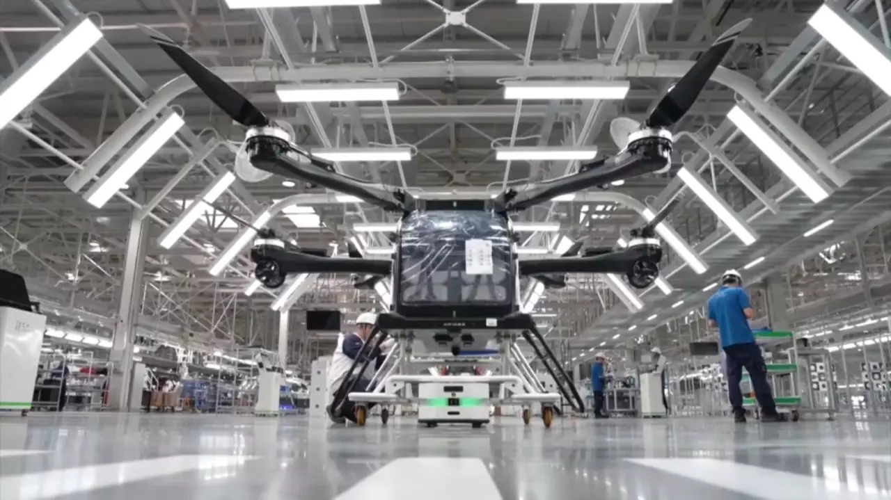 Қытайда ұшатын көліктер шығарыла бастады