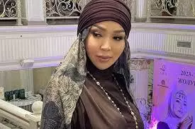 "Бақытсыз қылып жүргендей". Айнұр Тұрсынбаева желідегі жазбасымен жұртты ойландырып қойды