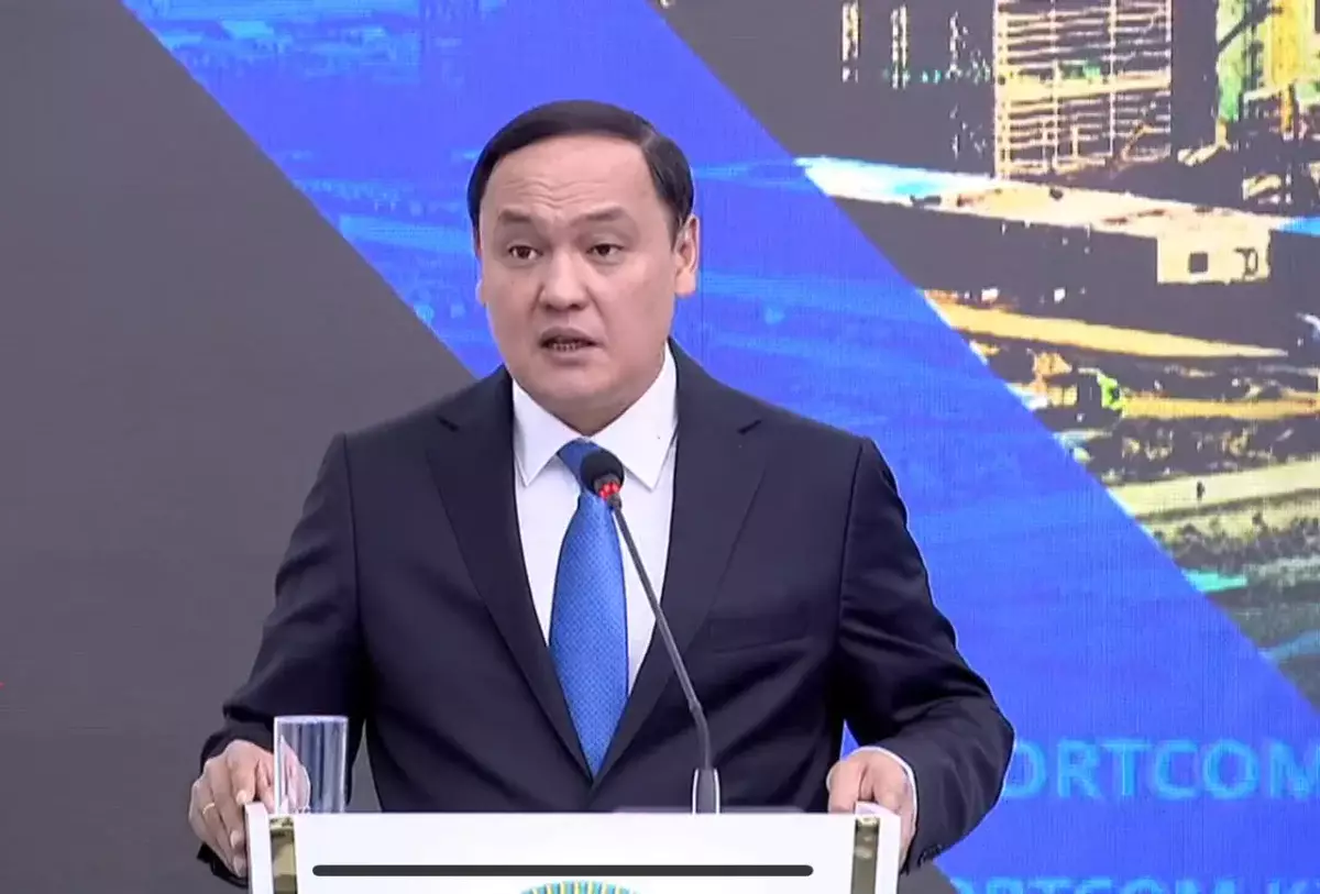 Аким Жамбылской области отказался отвечать на вопросы более 30 журналистов