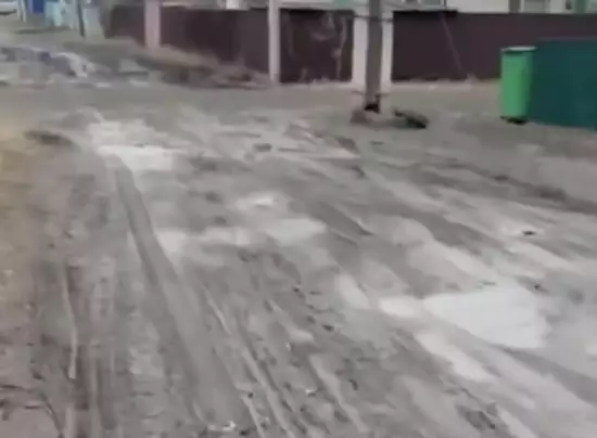 Адам жүретін емес, азап жолы: Көкшетаудың асфальтсыз көшесі тұрғындарды титықтатты