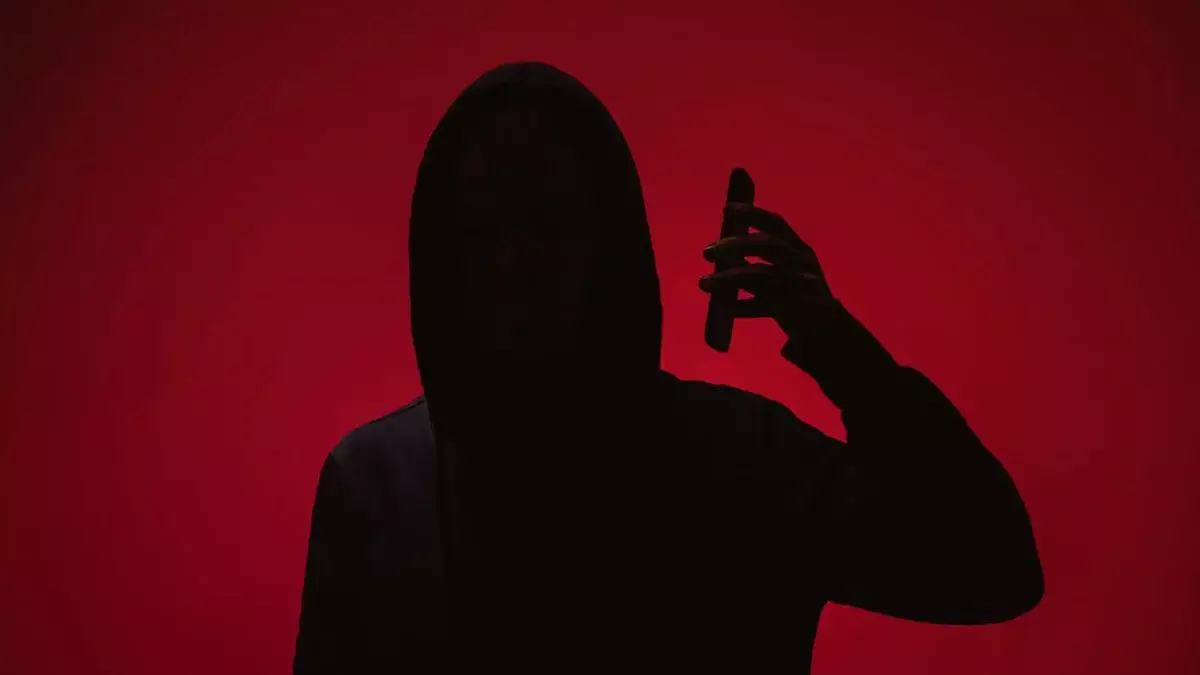 Алматы облысында алаяқтарға көмектескен дроппер әйел ұсталды