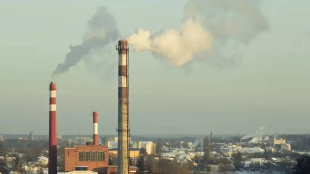 Ауа ластанып, түтін болса оқушылар қашықтан оқытыла ма? Үкімет басшысы жауап берді