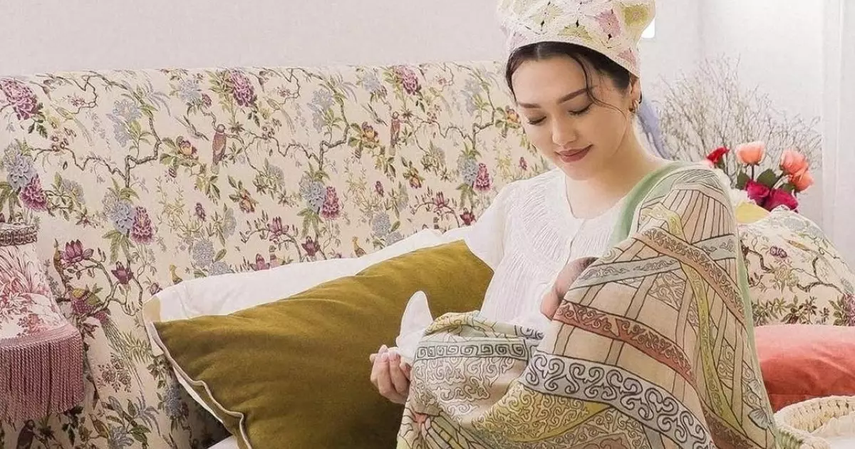  `Туа беремін, Алла бұйырса...`: Ерке Есмахан жақында қызды болатынын айтты (ФОТО) 