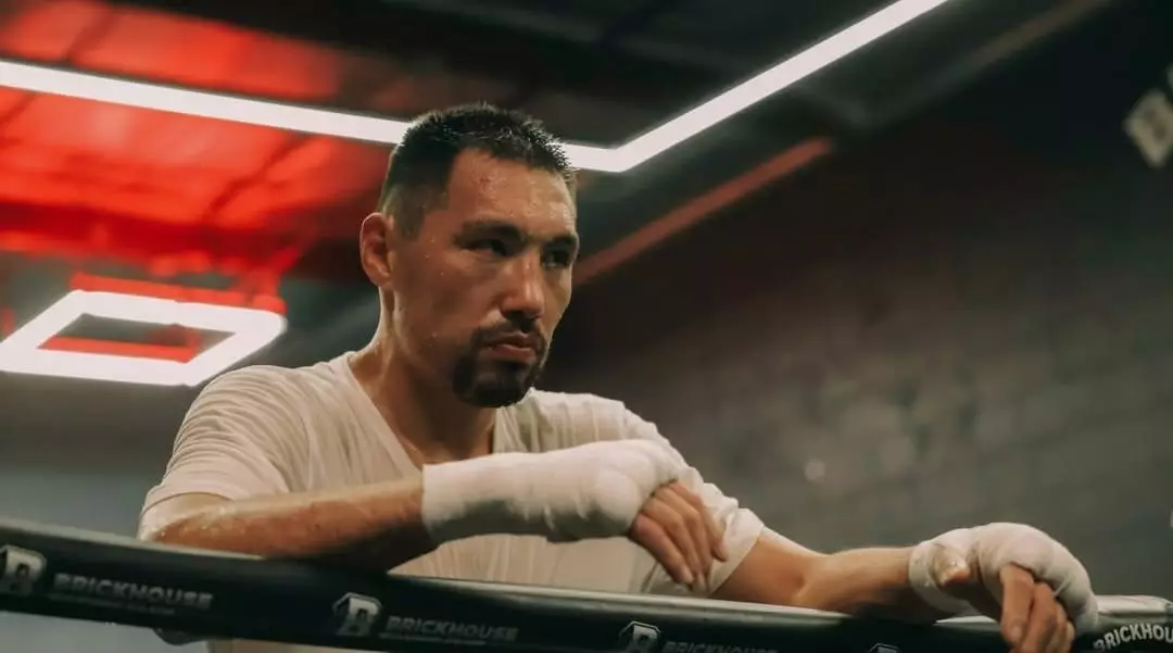 Жәнібек Әлімханұлы Лараны жеңсе, кіммен жұдырықтасады?