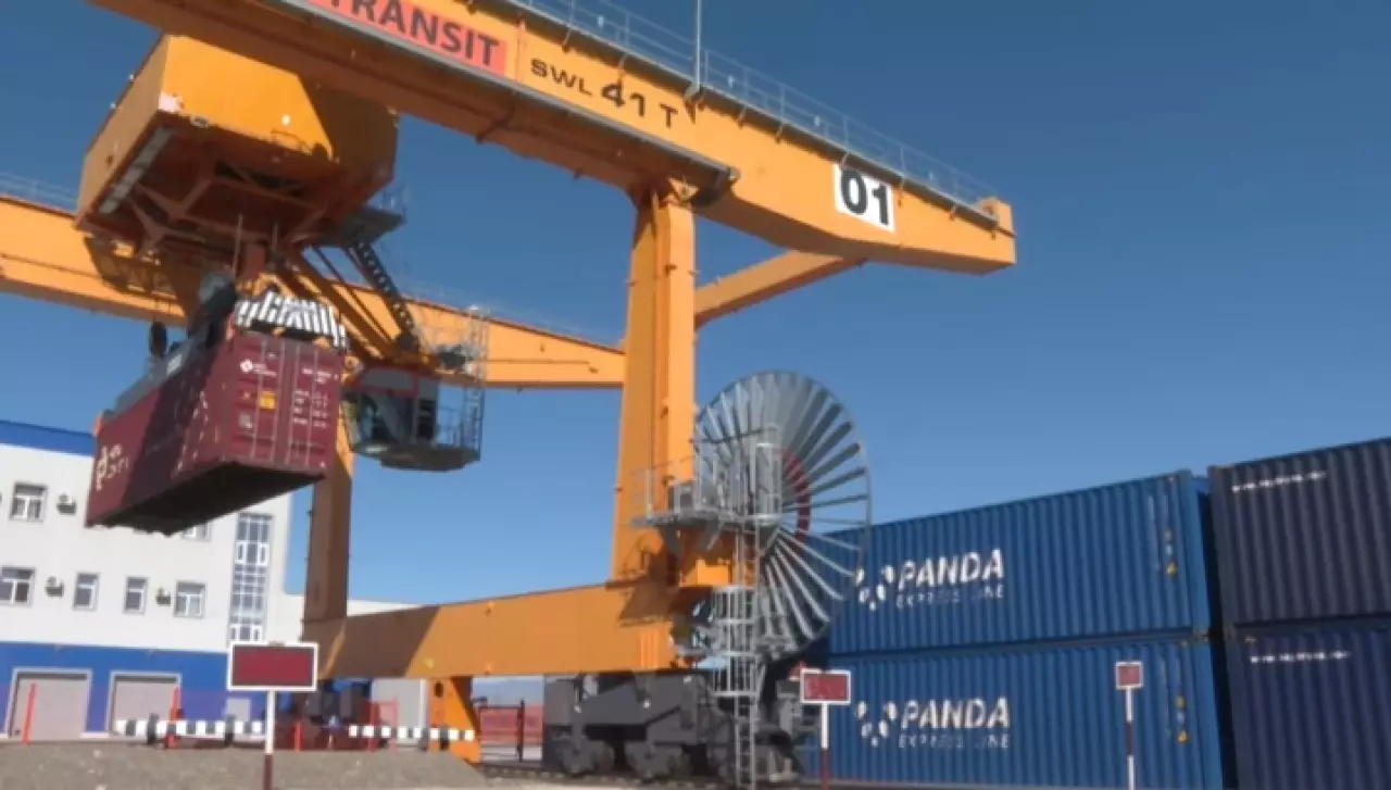 Казахстан наращивает объемы контейнерных перевозок