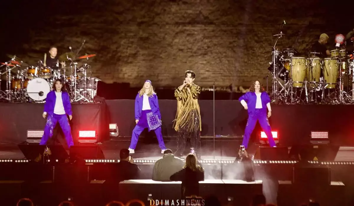 Димаш показал кадры со своего концерта у пирамид Гизы (ВИДЕО)