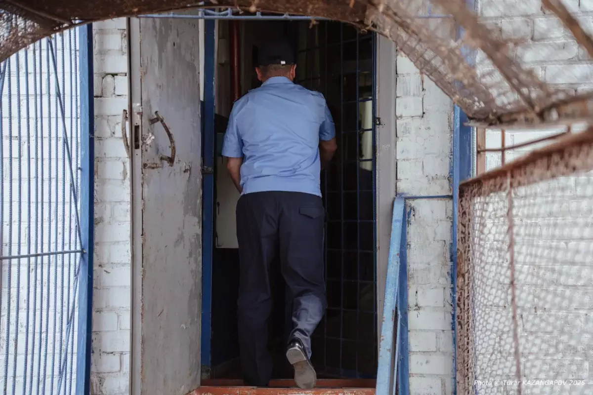 Миллионы на чужой карте: за что казахстанцев могут посадить