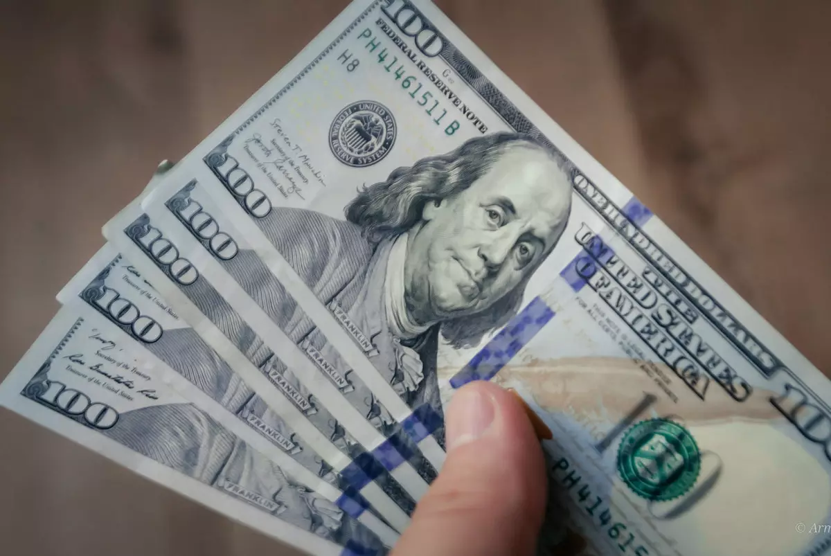 Нацфонд продал 600 млн долларов в ноябре: что поддержало тенге?