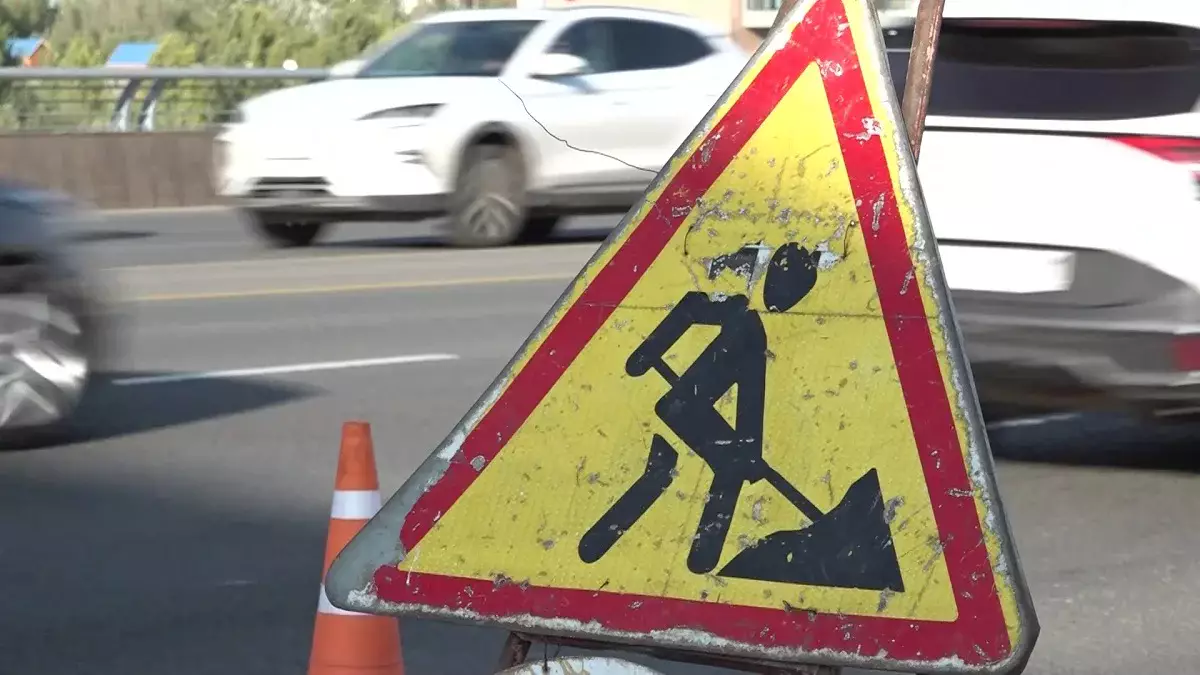 Алматыда  Жексенбаев көшесіндегі қозғалыс шектеледі