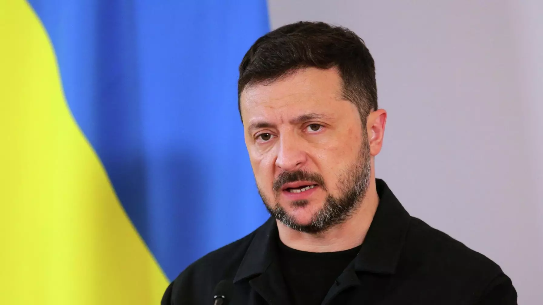 “Бірнеше сағат сөйлестік. Соғыс тезірек аяқталуы тиіс”: Владимир Зеленский шұғыл мәлімдеме жасады