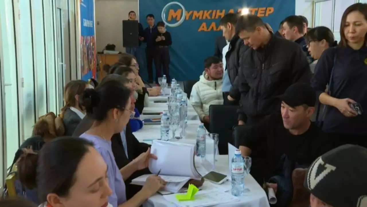 Занятость в Казахстане продолжает расти